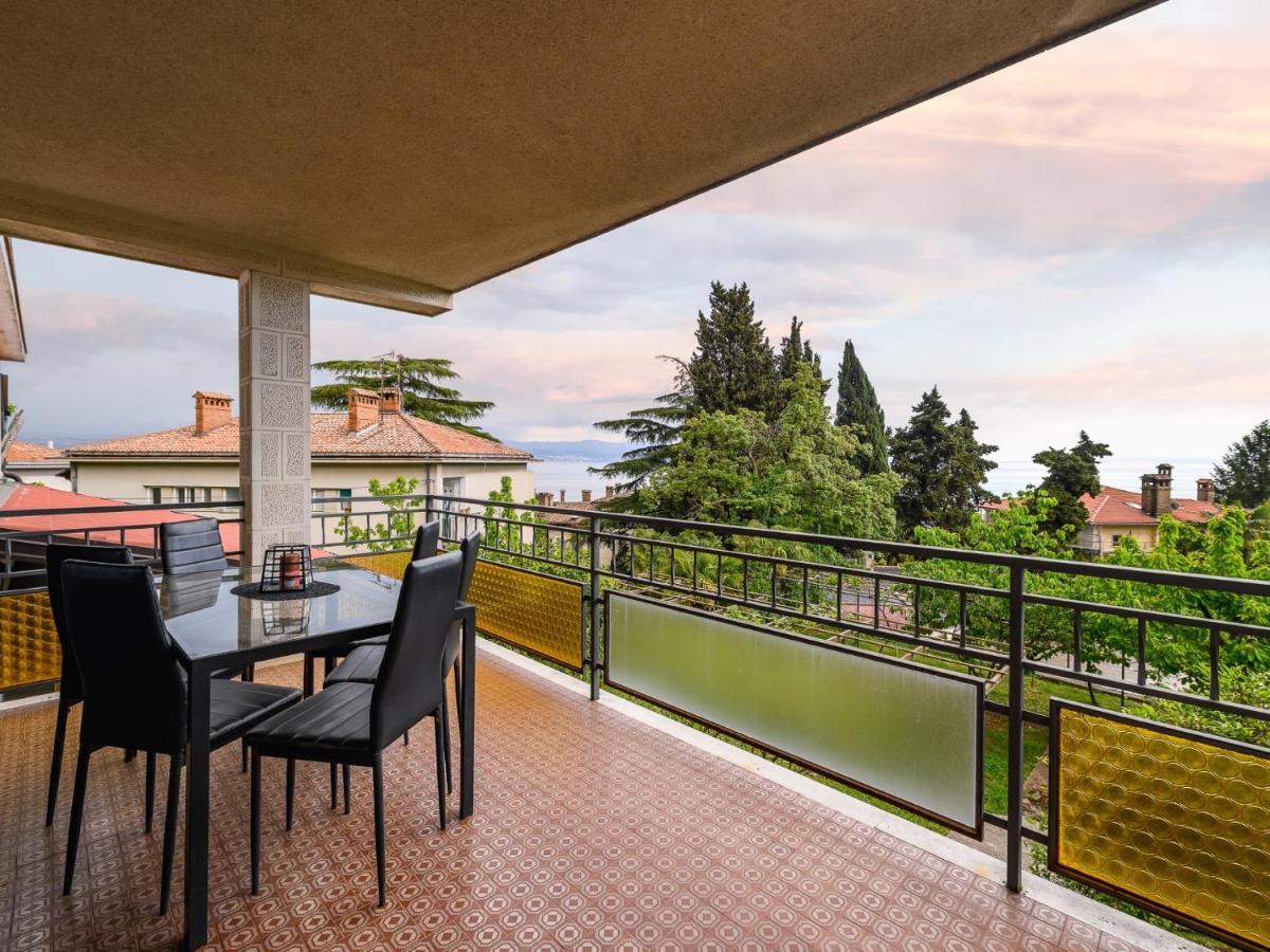 Apartments Vilma Lovran Bagian luar foto