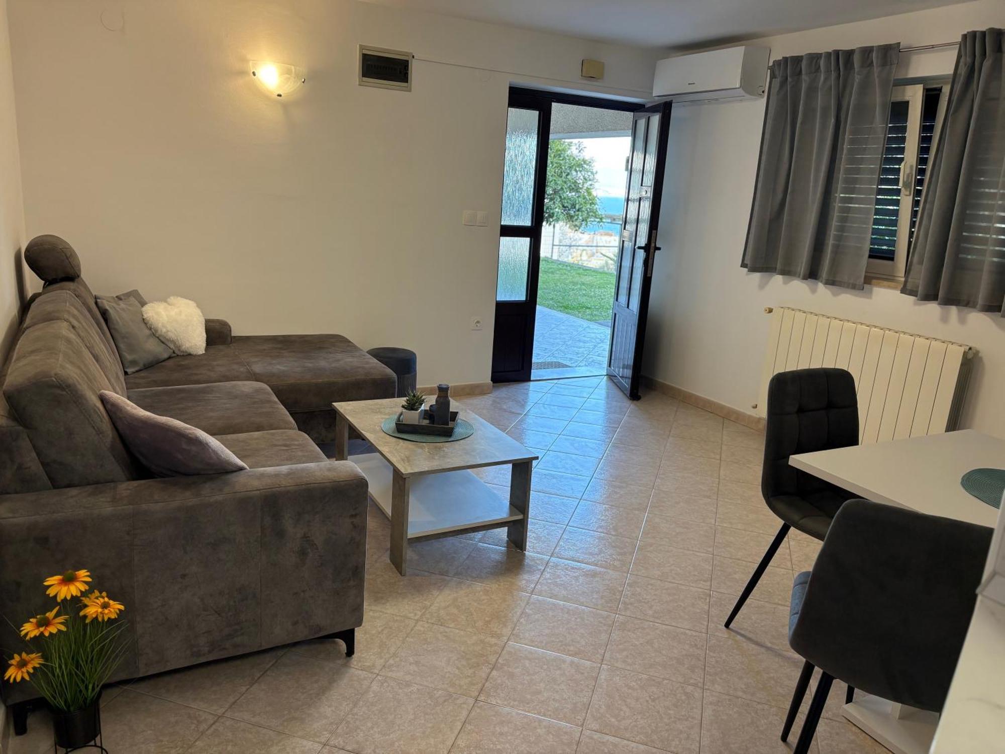 Apartments Vilma Lovran Bagian luar foto